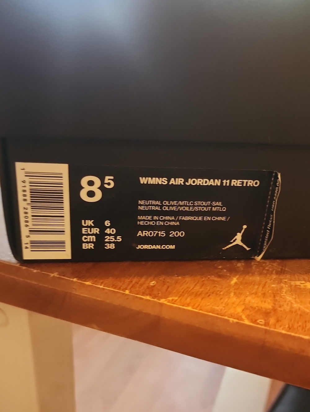 Jordan WMNS Air Jordan 11 Retro - Neutral Olive / Sail